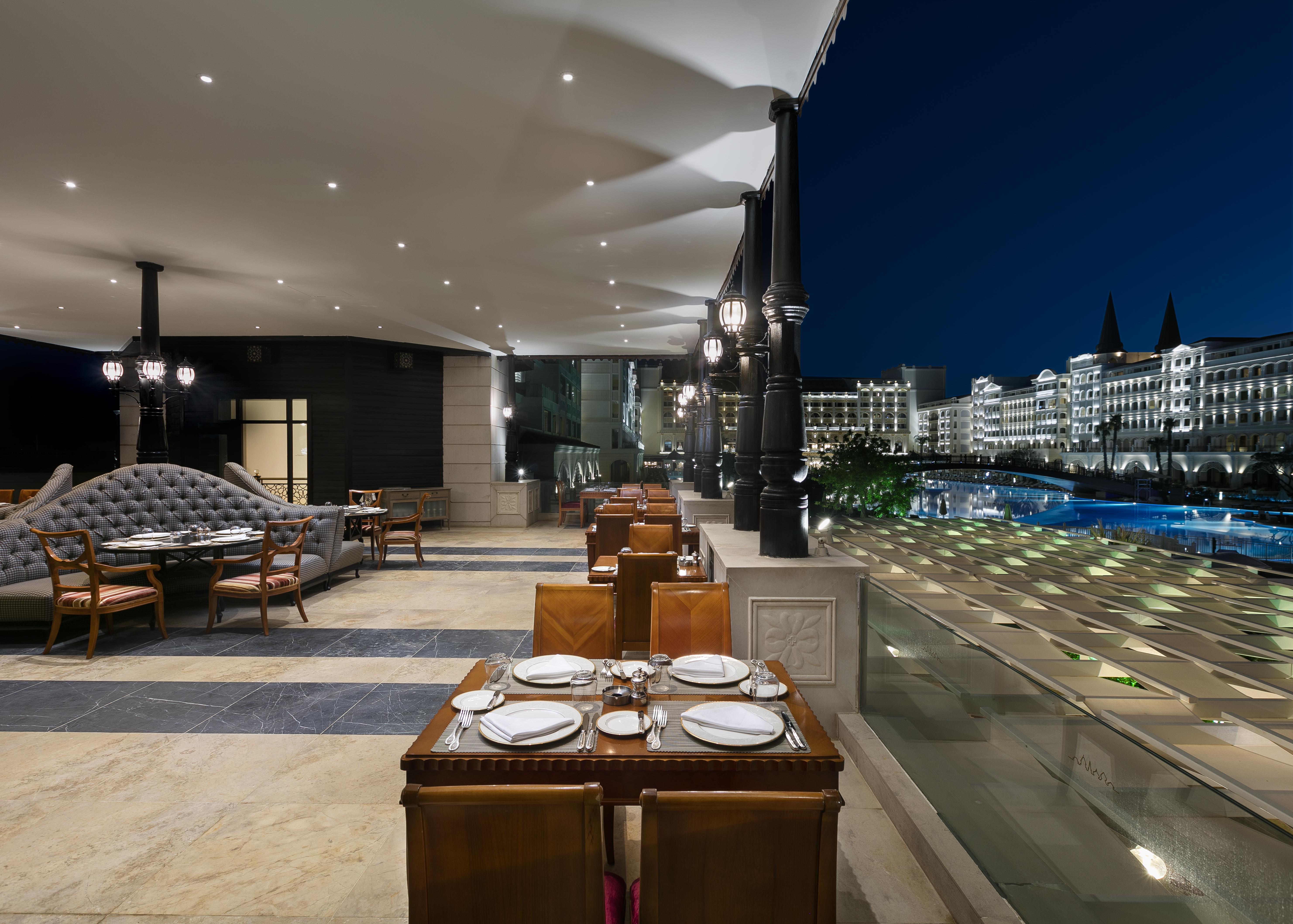 Ośrodek wypoczynkowy Titanic Mardan Palace 5*